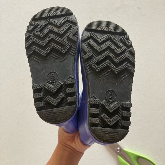 EUC Cat & Jack Rain boots - Picture 4 of 4